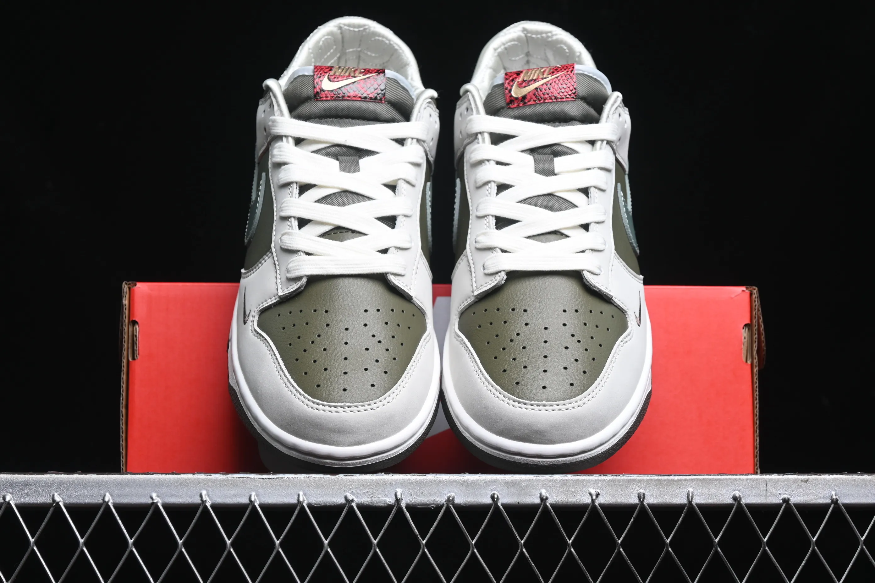 All Categories Nk SB Dunk Series Nk SB Dunk Low Low-top sneakers Nk Dunk Low "Year of the Snake" Year of the Snake Spring Festival limited low-top casual sneakers HV5980-231